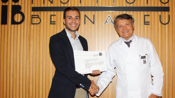 Bernabeu Foundation delivers the scholaship for training and one year paid work to the outstandig student of the Master of Medicine