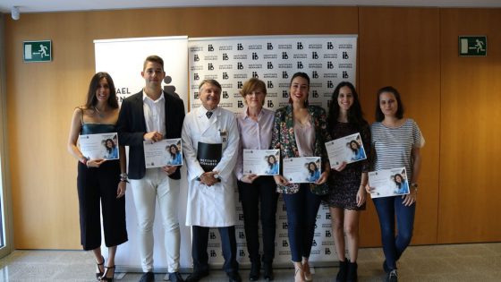 La Fundación Rafael Bernabeu entrega 15.000 euros en becas a seis estudiantes brillantes de Medicina y Enfermería