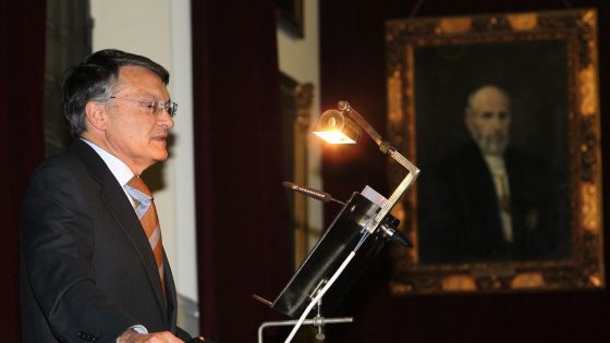Die königliche akademie für Medizin in Zaragoza nombra akademiemitglied Dr. Rafael Bernabeu