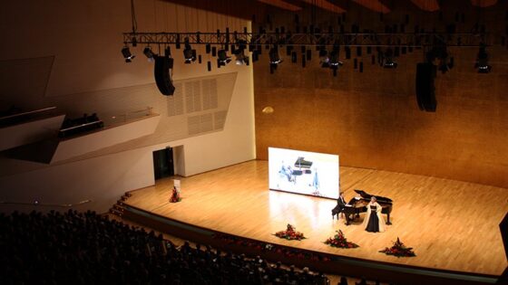 Über 1.200 Teilnehmer trafen sich beim IV Konzert zu Ehren der Frauen, das von der Stiftung Rafael Bernabeu organisiert wurde.