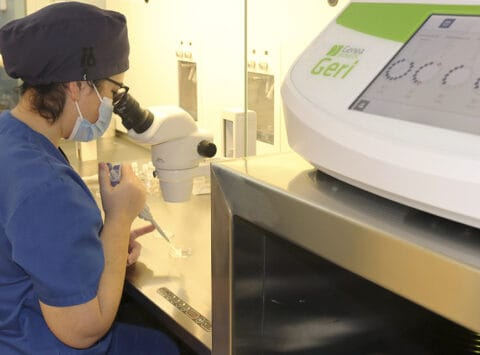 Découvrez comment fonctionne le processus de sélection d’embryons de qualité de l’Instituto Bernabeu.