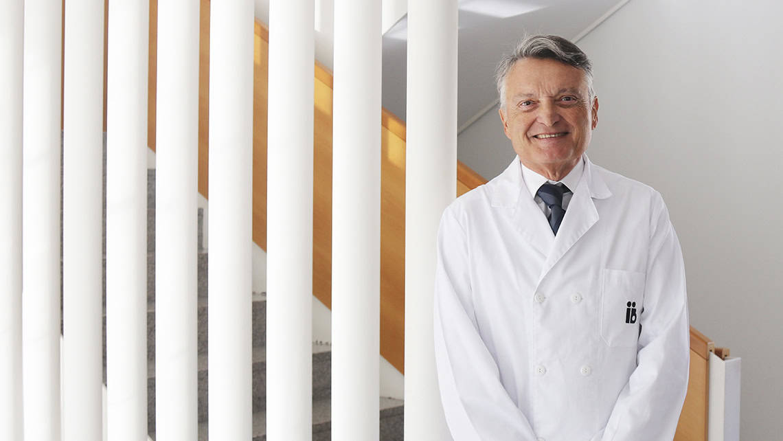 Il dottor Rafael Bernabeu, nominato membro onorario della Società Spagnola di Ginecologia e Ostetricia (SEGO)