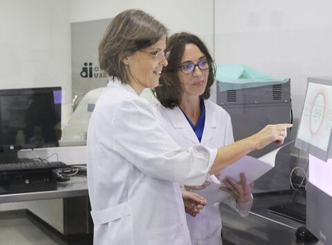 L’Instituto Bernabeu incorpora la tecnica di analisi genetica più avanzata per identificare le anomalie embrionali.